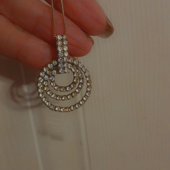 3 Rings Necklace - Picture 2 of 4